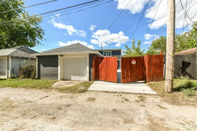 $399,000 | 1821 South East Street, Indianapolis, IN 46225