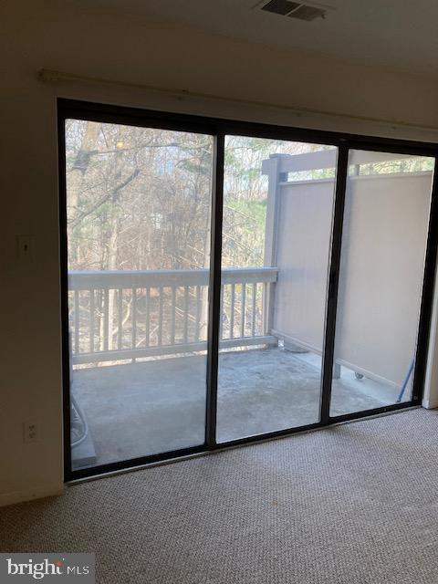 5816 Royal Ridge Drive, Unit S Springfield, VA 22152 - Photo 4 of 28 Private outdoor deck