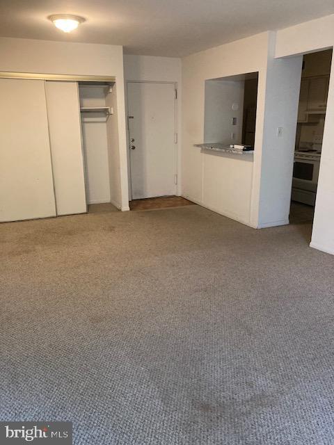 5816 Royal Ridge Drive, Unit S Springfield, VA 22152 - Photo 5 of 28 Dining Area