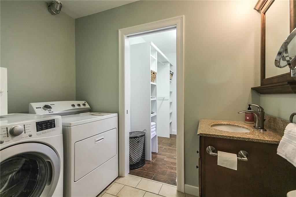 1248 West Road Waterboro, ME 04087 - Photo 29 of 35 Laundry area