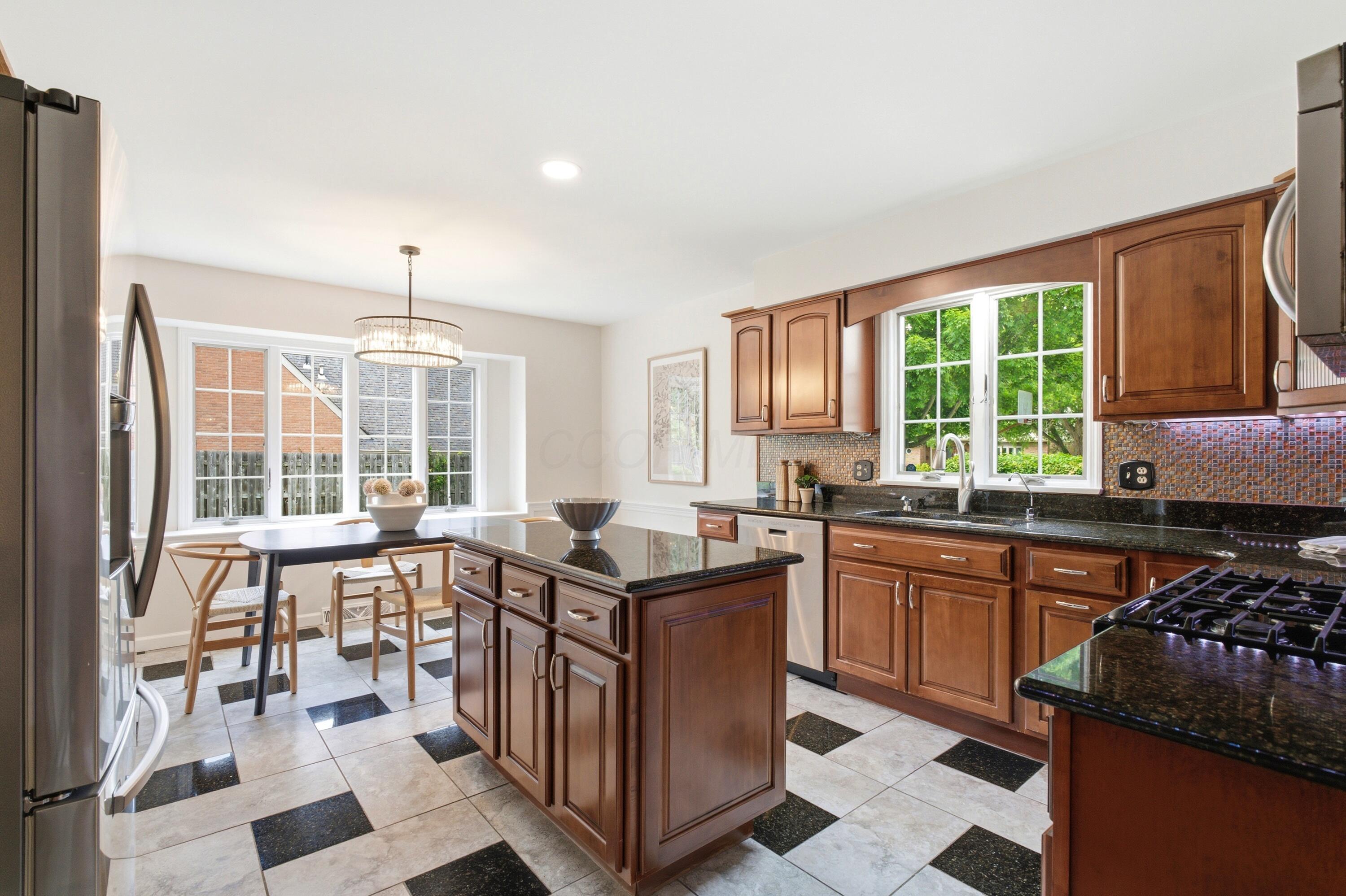 4171 Daventry Road Columbus, OH 43220 - Photo 24 of 64