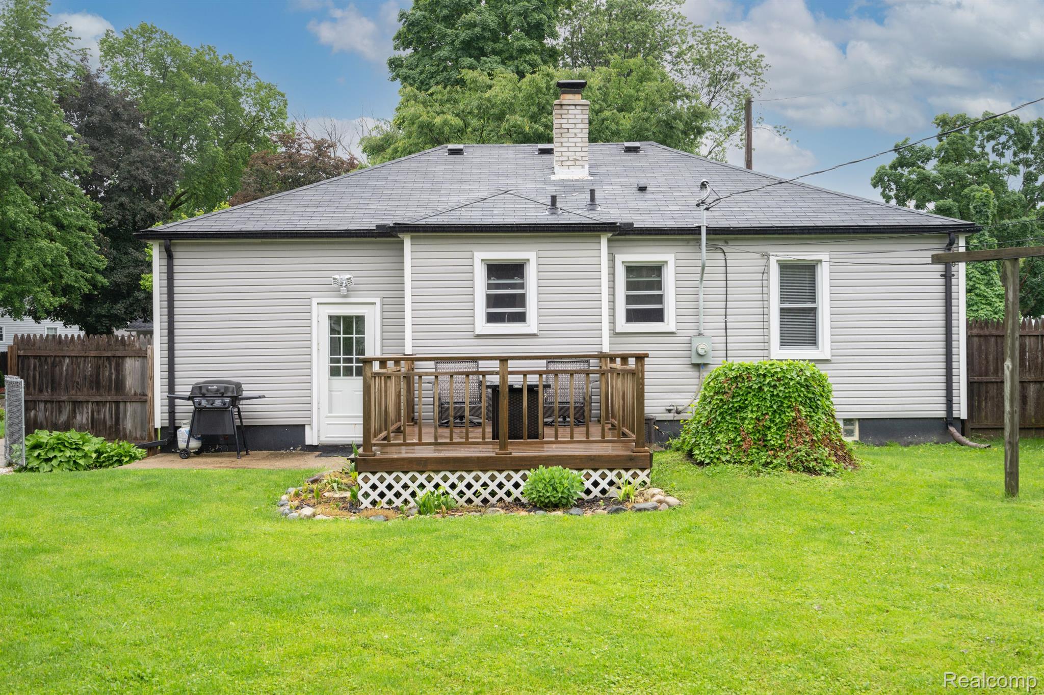 1380 Hampton Road Mount Clemens, MI 48043 - Photo 16 of 22 Gallery Image 16