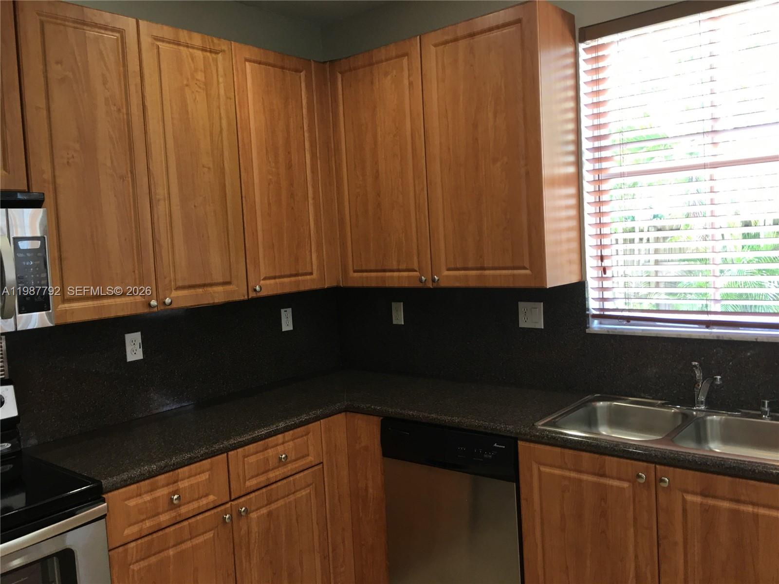 14512 Southwest 10th Street Miami, FL 33184 - Photo 7 of 20