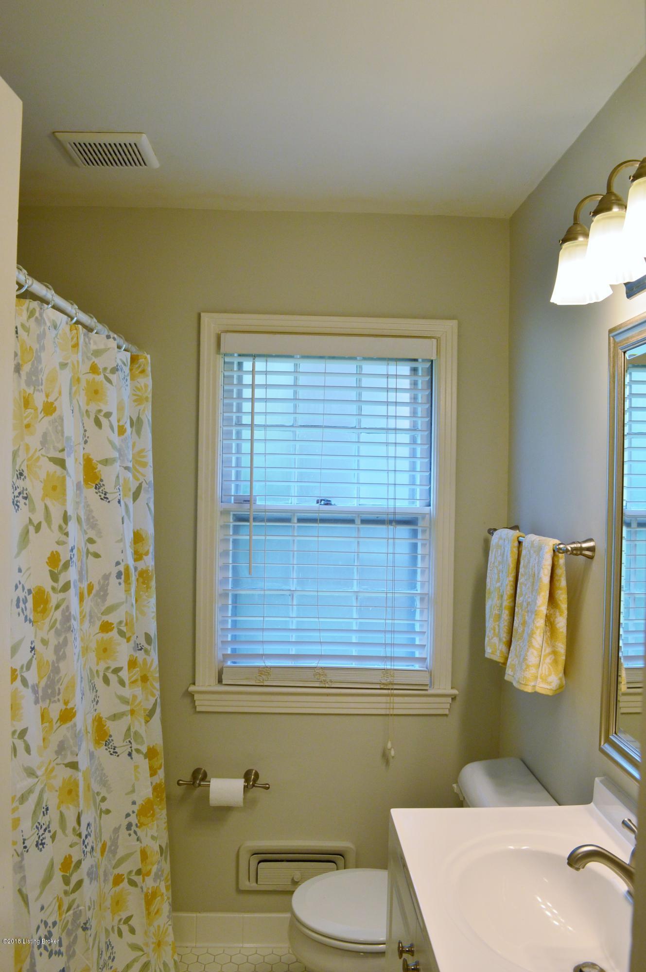 4624 Beaver Road Louisville, KY 40207 - Photo 14 of 25 Updated full bath on the 1st floor