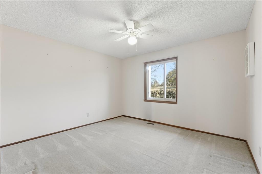 1055 East 900th Road Lawrence, KS 66047 - Photo 12 of 43