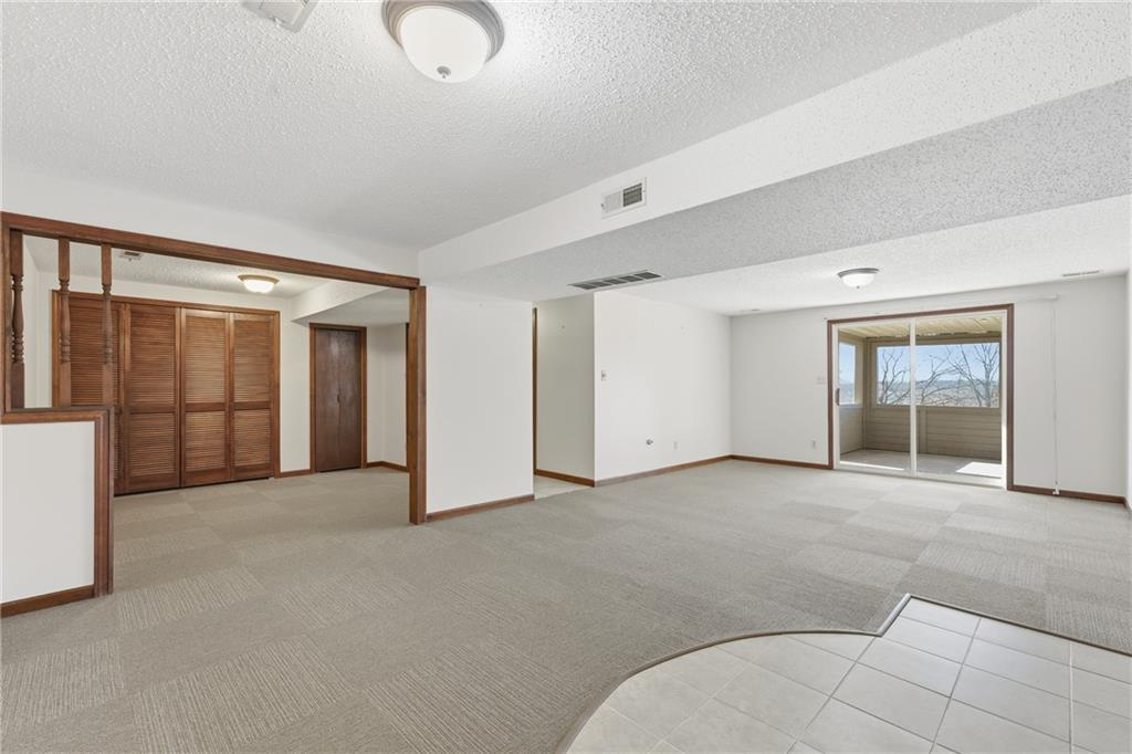 1055 East 900th Road Lawrence, KS 66047 - Photo 13 of 43