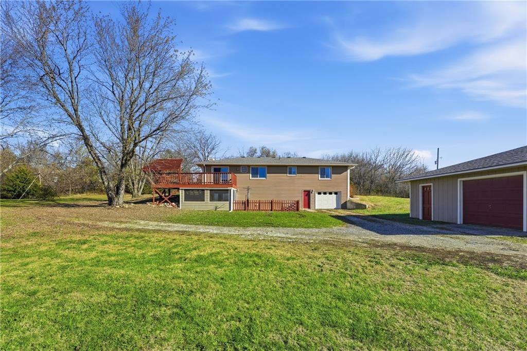 1055 East 900th Road Lawrence, KS 66047 - Photo 22 of 43