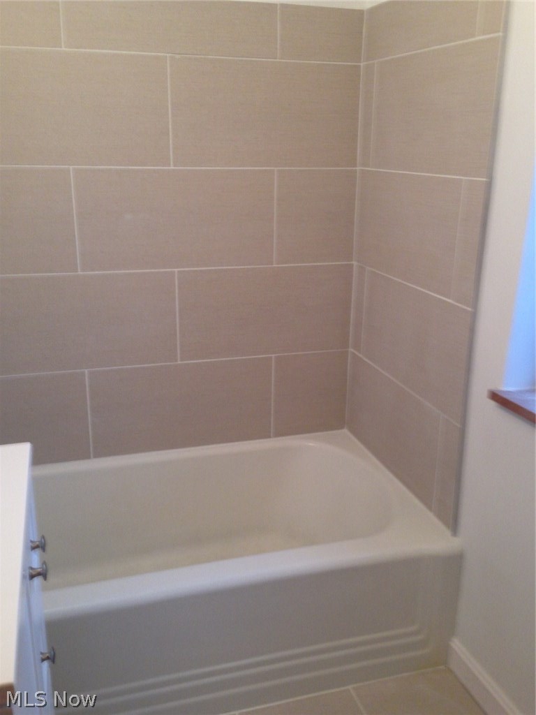 18014 Rosecliff Road Cleveland, OH 44119 - Photo 7 of 8 Gallery Image 7