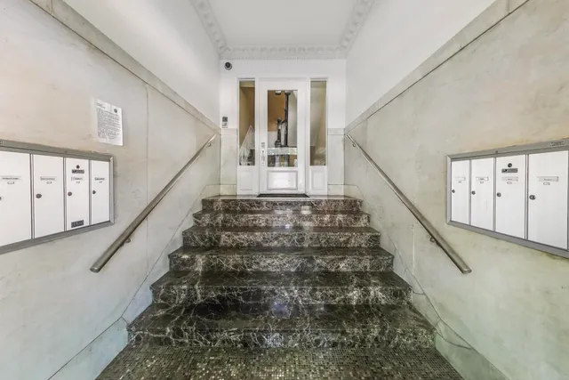 $315,000 | 5014 South Blackstone Avenue, Unit GN, Chicago, IL 60615