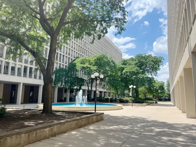 $2,400 | 1401 East 55th Street, Unit 815N, Chicago, IL 60615