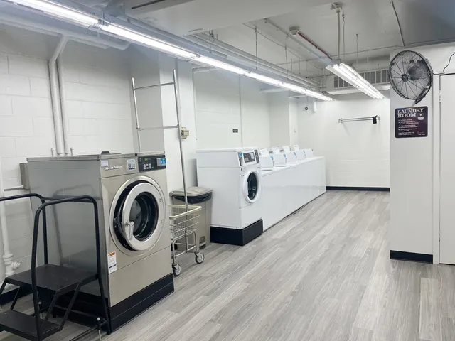 $2,400 | 1401 East 55th Street, Unit 815N, Chicago, IL 60615