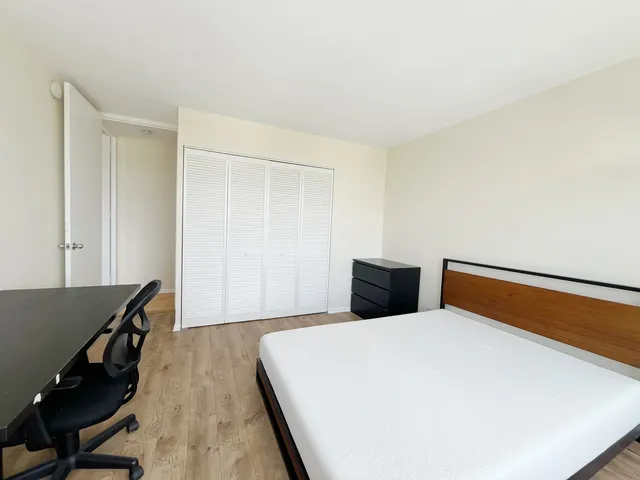 $2,400 | 1401 East 55th Street, Unit 815N, Chicago, IL 60615