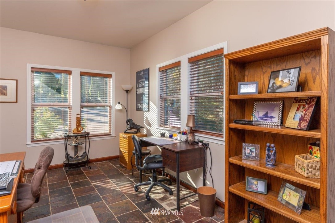 2577 Anderson Hill Road Southwest Port Orchard, WA 98367 - Photo 8 of 25 Gallery Image 8