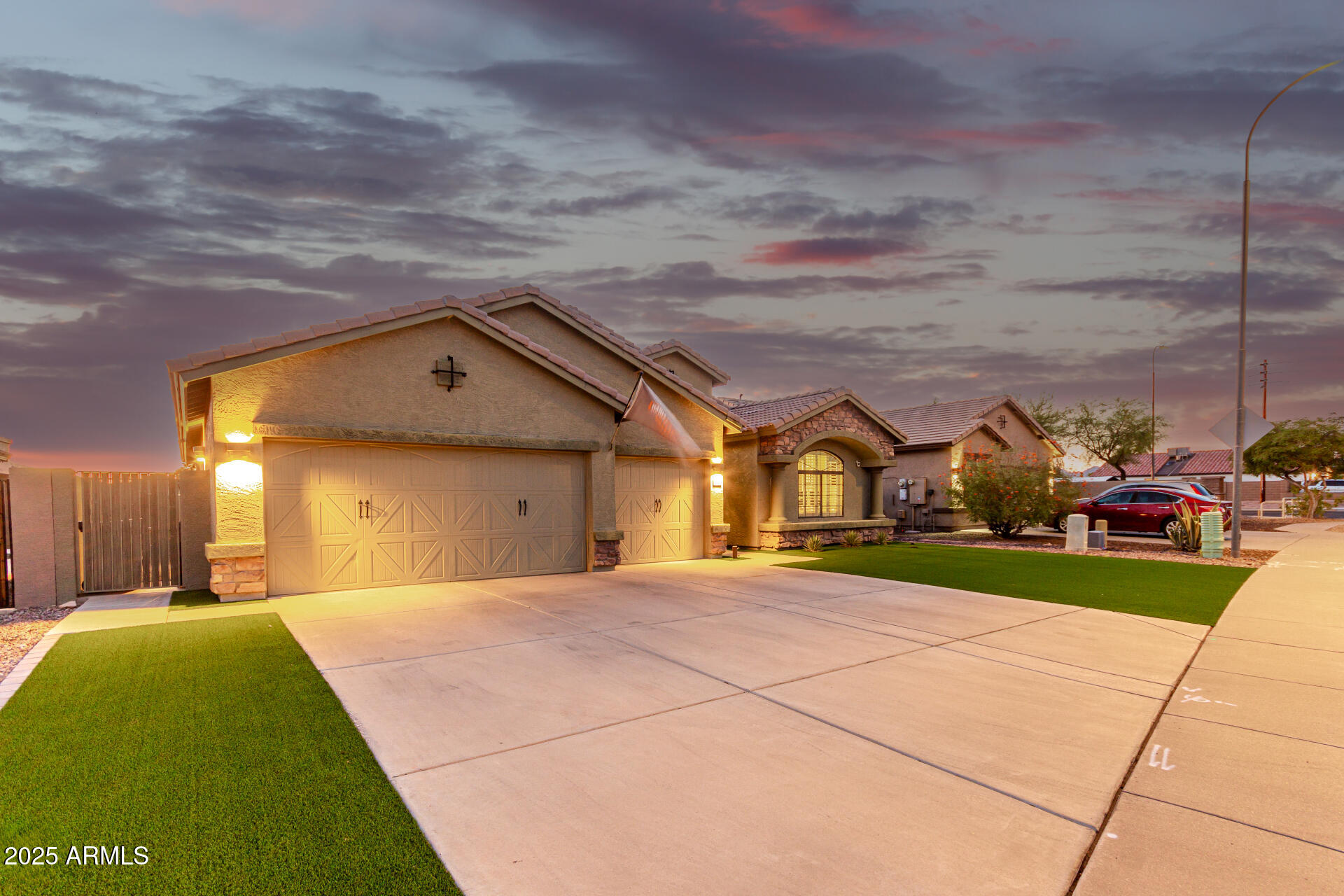 854 South Del Rio Court Apache Junction, AZ 85119 - Photo 2 of 57 a view of a big room with a big yard and large trees