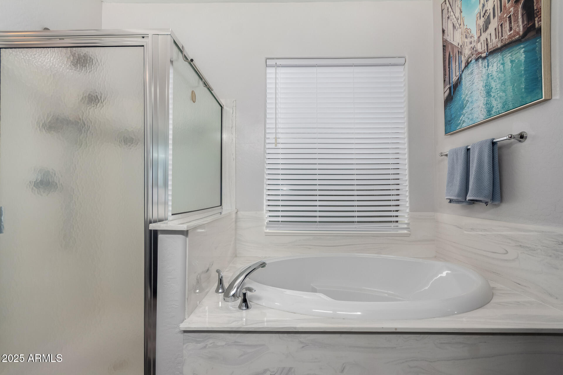 854 South Del Rio Court Apache Junction, AZ 85119 - Photo 32 of 57 a bathroom with a bathtub and a sink