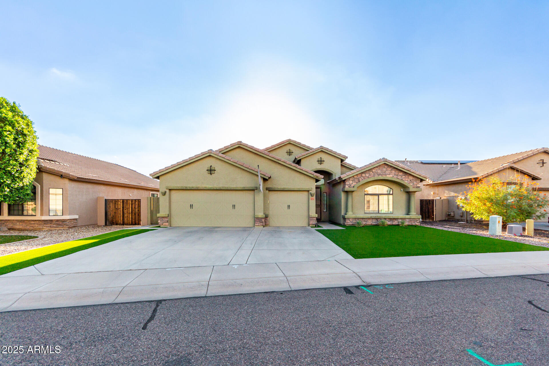 854 South Del Rio Court Apache Junction, AZ 85119 - Photo 7 of 57 a view of a big house with a big yard and large trees