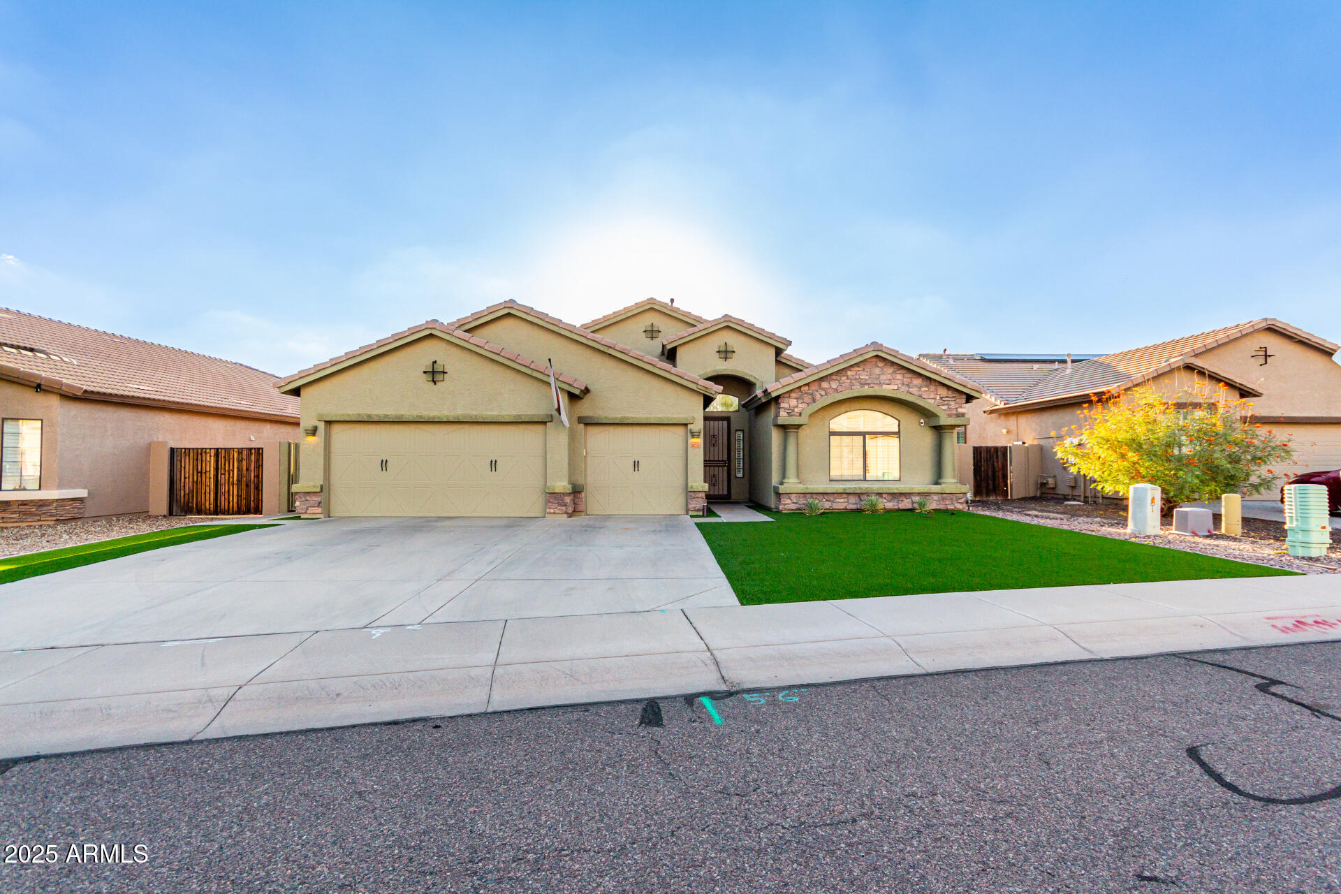 854 South Del Rio Court Apache Junction, AZ 85119 - Photo 8 of 57 a view of house and outdoor space