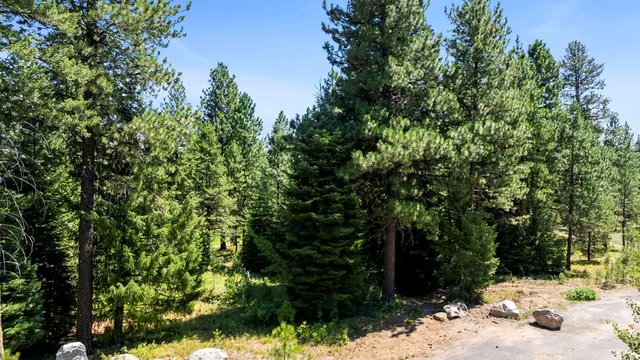 $724,900 | 994 Discovery Drive, Cascade, ID 83611