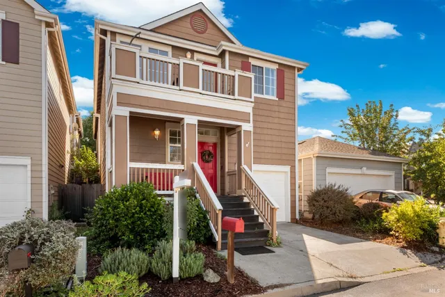 $700,000 | 1028 Addison Circle, Petaluma, CA 94952