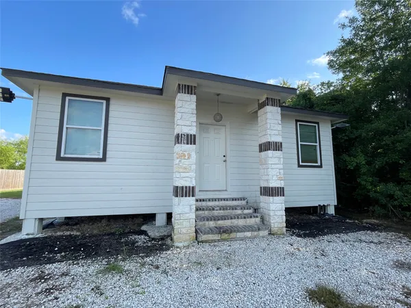 $1,045 | 884 Road 3550, Unit 4, Cleveland, TX 77327
