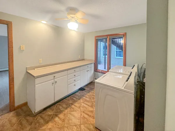 $2,500 | 85 Debbie Drive, South Windsor, CT 06074