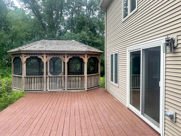 $2,500 | 85 Debbie Drive, South Windsor, CT 06074