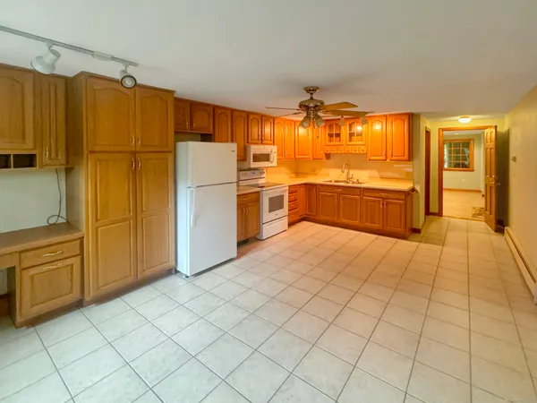 $2,500 | 85 Debbie Drive, South Windsor, CT 06074