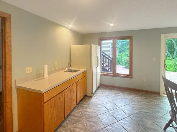 $2,500 | 85 Debbie Drive, South Windsor, CT 06074