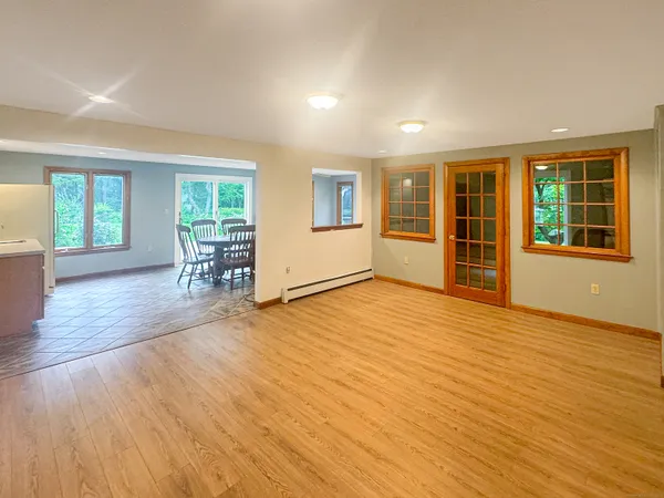 $2,500 | 85 Debbie Drive, South Windsor, CT 06074