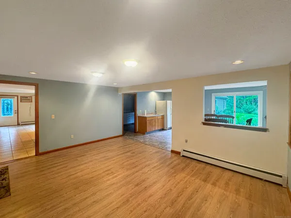 $2,500 | 85 Debbie Drive, South Windsor, CT 06074