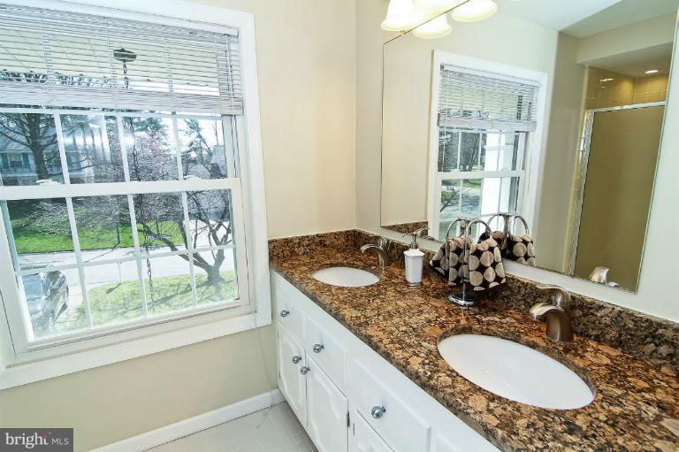 10908 Old Coach Road Potomac, MD 20854 - Photo 2 of 18 Bath (Master)