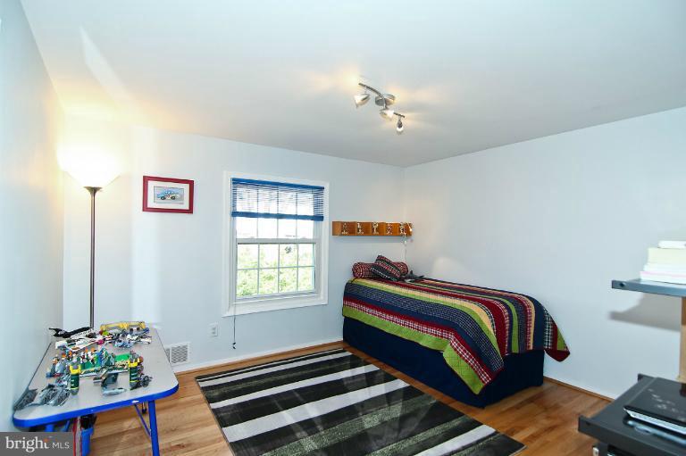 10908 Old Coach Road Potomac, MD 20854 - Photo 5 of 18 Bedroom