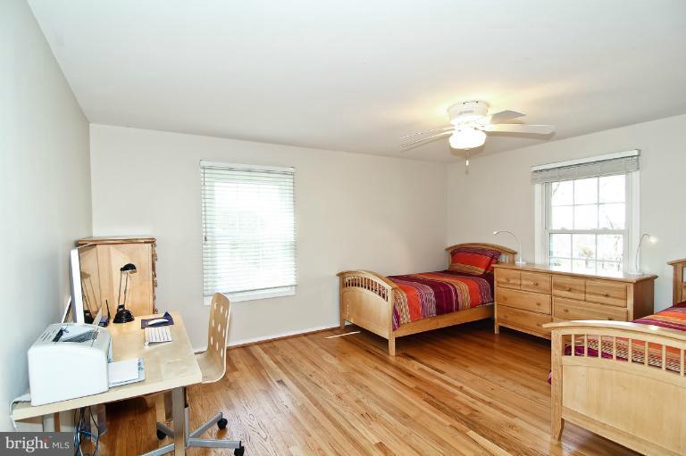 10908 Old Coach Road Potomac, MD 20854 - Photo 7 of 18 Bedroom