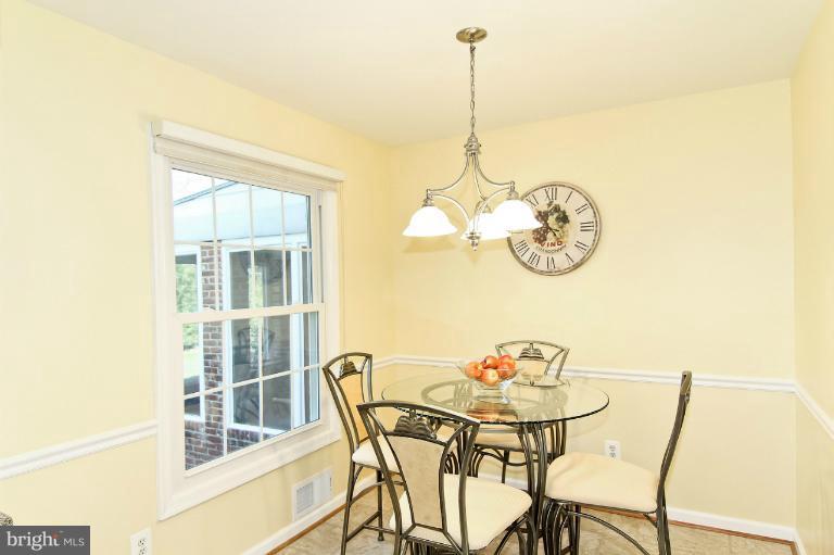 10908 Old Coach Road Potomac, MD 20854 - Photo 8 of 18 Kitchen