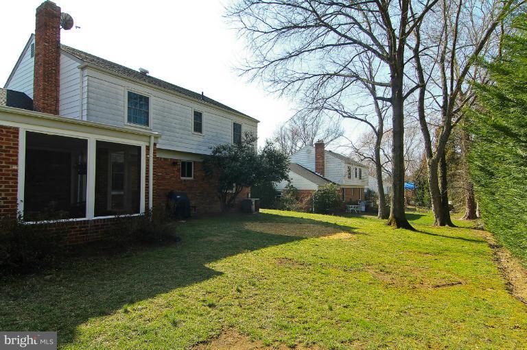 10908 Old Coach Road Potomac, MD 20854 - Photo 10 of 18 Exterior (Rear)