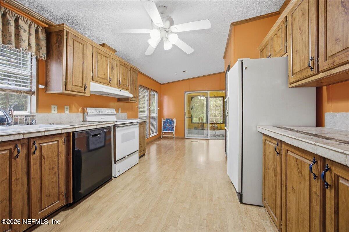 508 Georgetown Shortcut Road Georgetown, FL 32139 - Photo 5 of 32 05-Kitchen