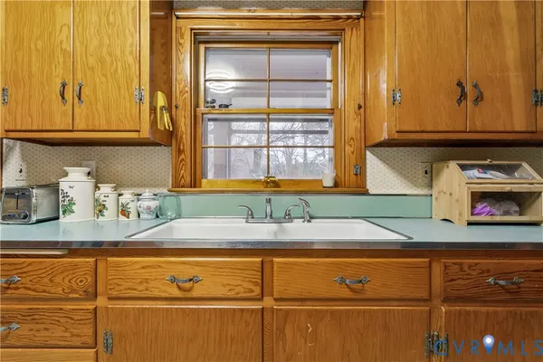 $460,000 | 812 Poquoson Avenue, Poquoson, VA 23662