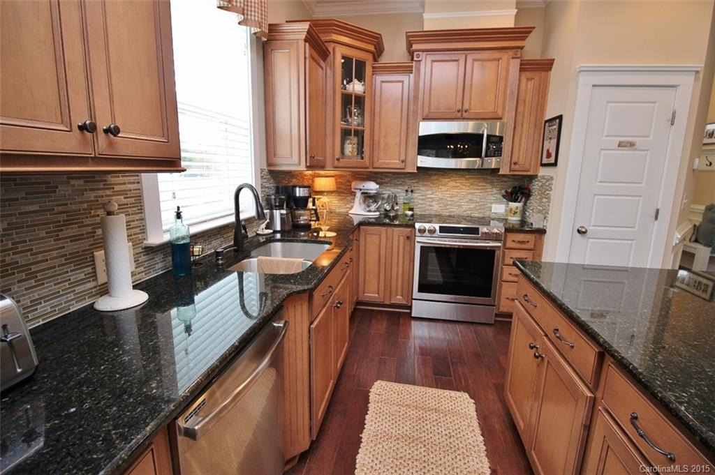 512 Channel Road Lake Wylie, SC 29710 - Photo 11 of 24 Gallery Image 11