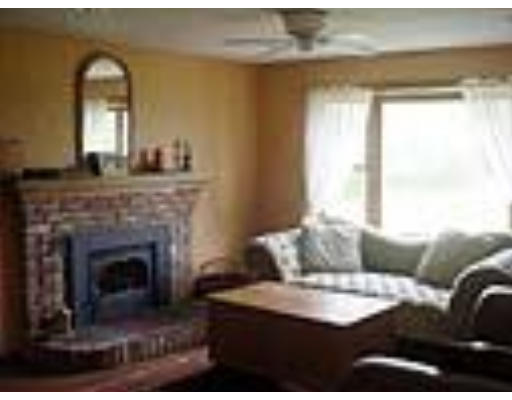 3 Hutchinson Road Sutton, MA 01590 - Photo 3 of 6