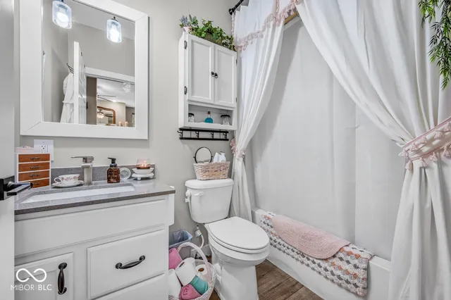 $489,000 | 3401 Mitten Road, Bowling Green, IN 47833