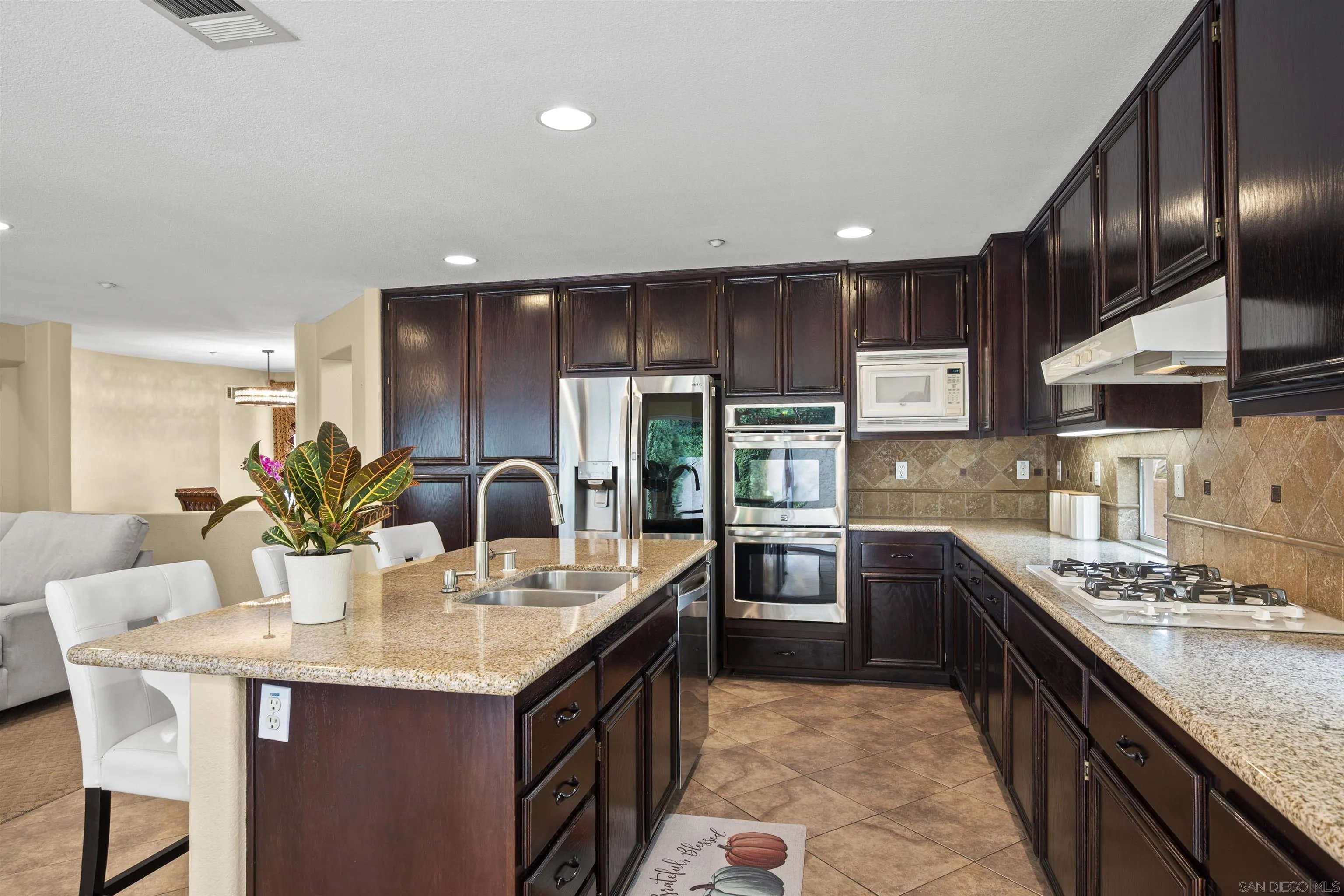 10145 Challenger Court Spring Valley, CA 91978 - Photo 18 of 55 Gallery Image 18