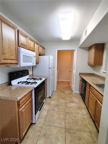 $1,400 | 950 Seven Hills Drive, Unit 611, Henderson, NV 89052