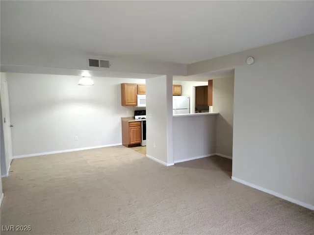 $1,400 | 950 Seven Hills Drive, Unit 611, Henderson, NV 89052