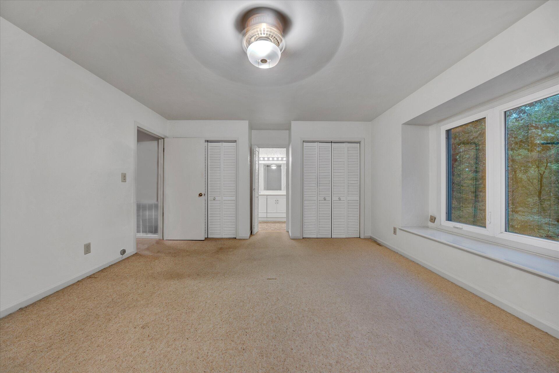3313 One Oak Road Roanoke, VA 24018 - Photo 22 of 34 3313 One Oak 21 MB upstairs