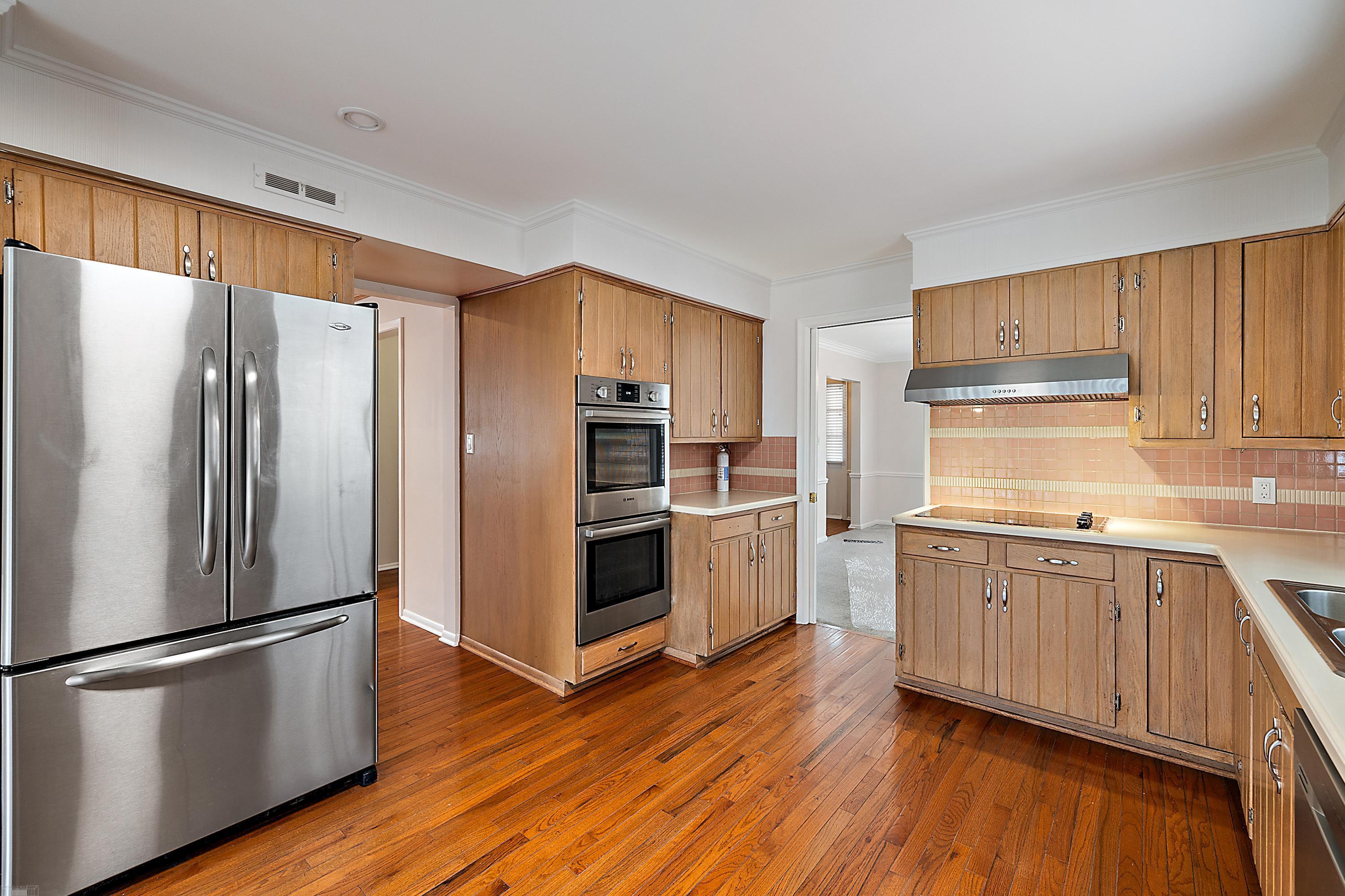 49 Hampton Road Grosse Pointe, MI 48236 - Photo 13 of 51 50128937-e6de7603-438e-4734-aca1-f57bc01a0d58.JPG