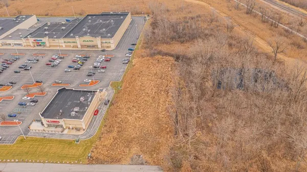 $269,900 | 677 Highway 41, Schererville, IN 46375