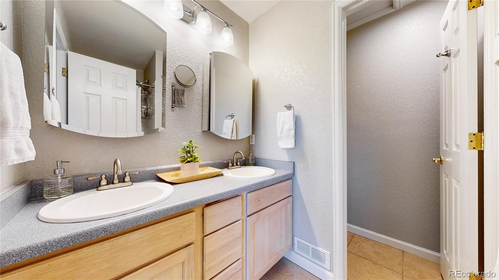 5256 West 68th Avenue Arvada, CO 80003 - Photo 13 of 34