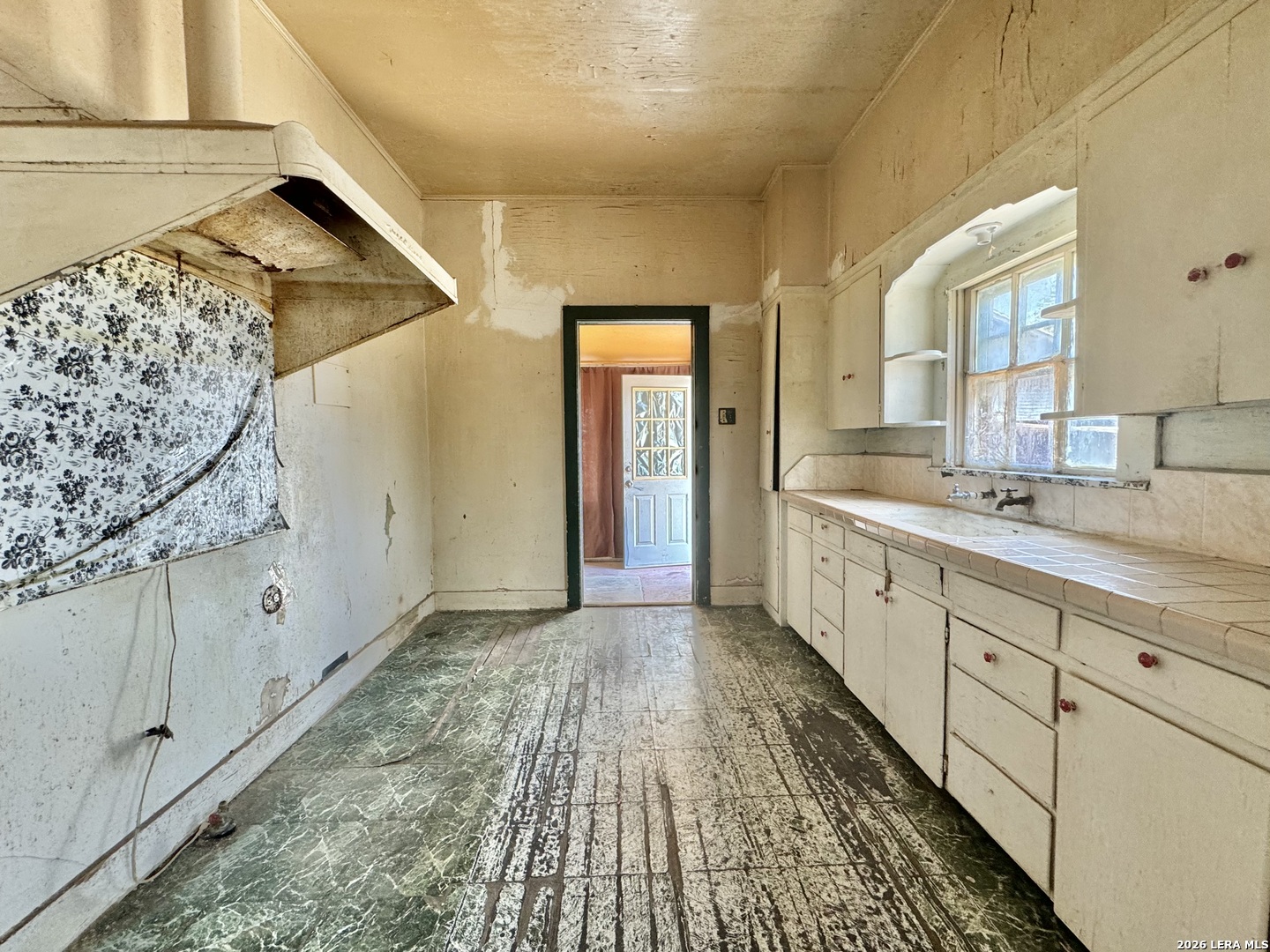 205 Rodriguez Del Rio, TX 78840 - Photo 6 of 20