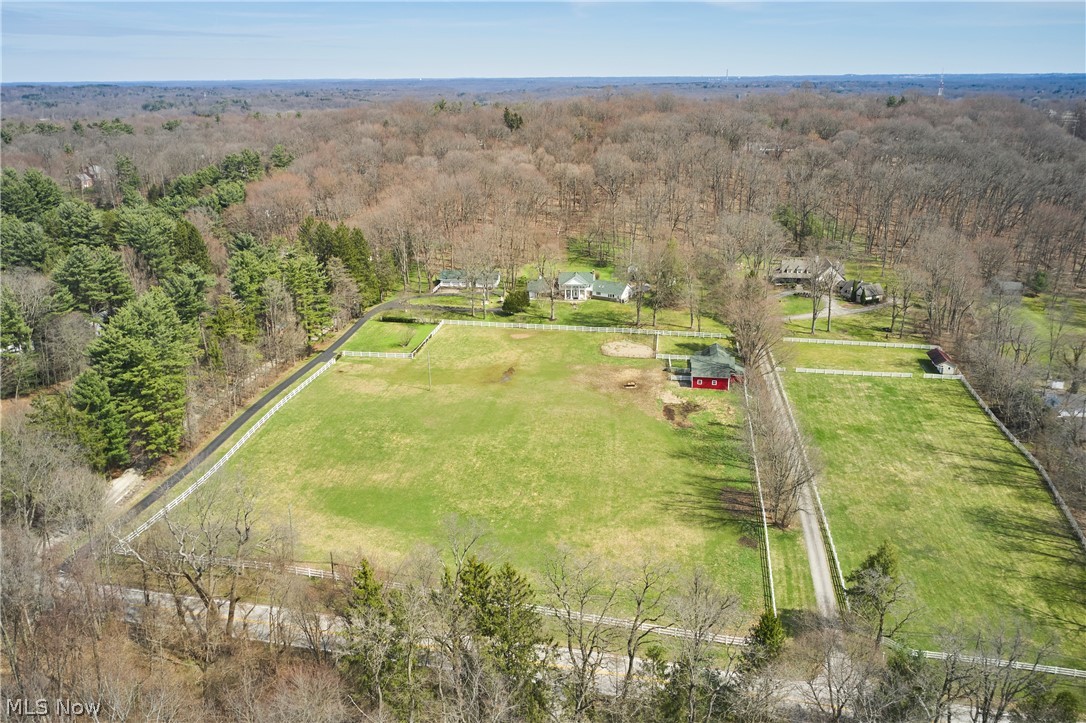 535 Crystal Lake Road Akron, OH 44333 - Photo 4 of 40