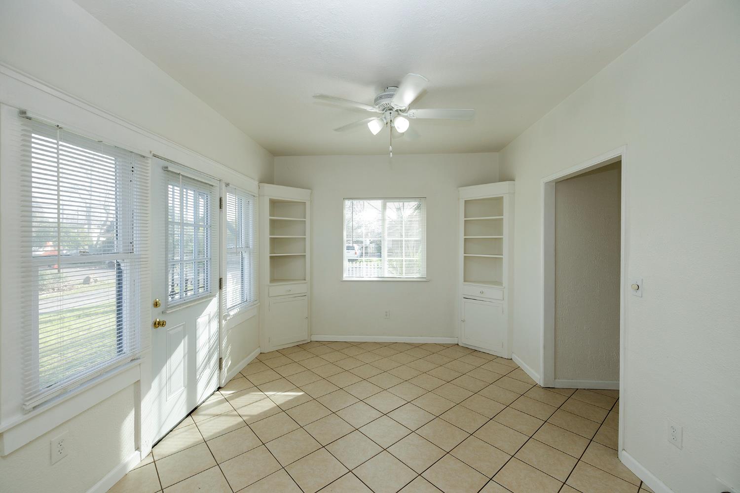 153 Almond Avenue Turlock, CA 95380 - Photo 11 of 34